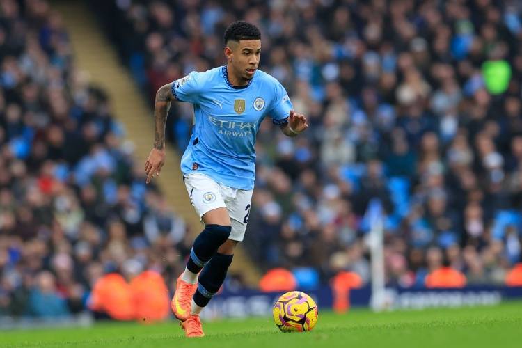 曼晚:曼城出售萨维尼奥引发重建压力,总监维亚纳或提出巨额要价