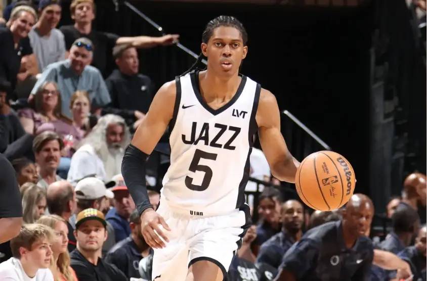 再见里夫斯!火箭、湖人、爵士和热火酝酿四方交易,2米01前空降休斯顿