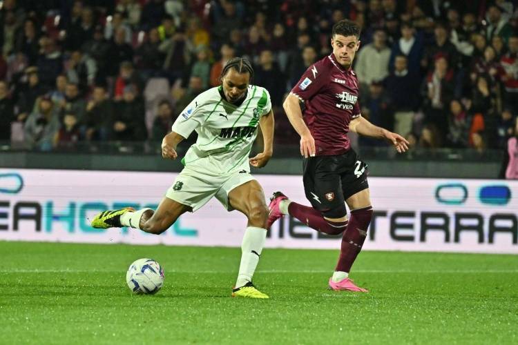 记者:费内巴切再次尝试签劳里恩特,萨索洛要价2000万欧