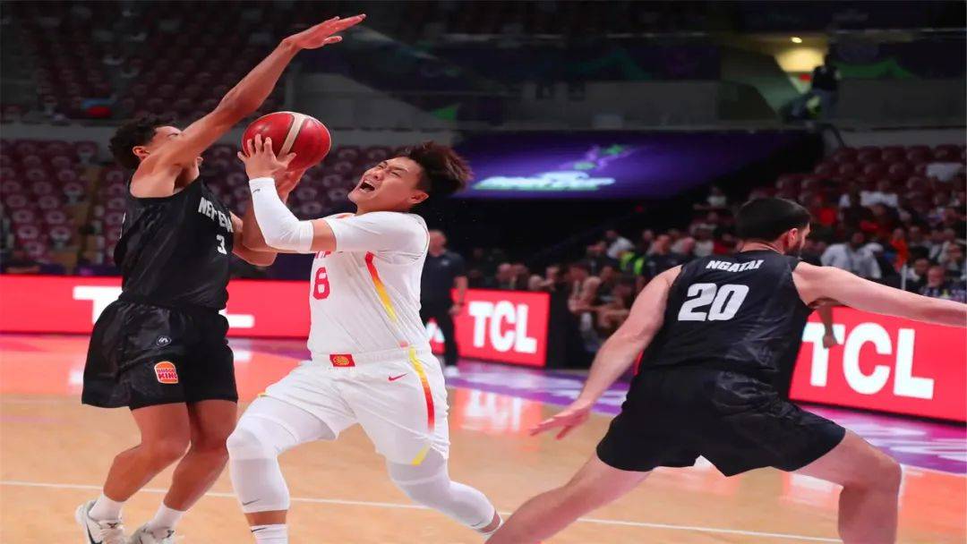 CBA三消息!杜锋爱徒拒绝百万年薪,曝赵睿加盟北京队,周琦拍手叫好