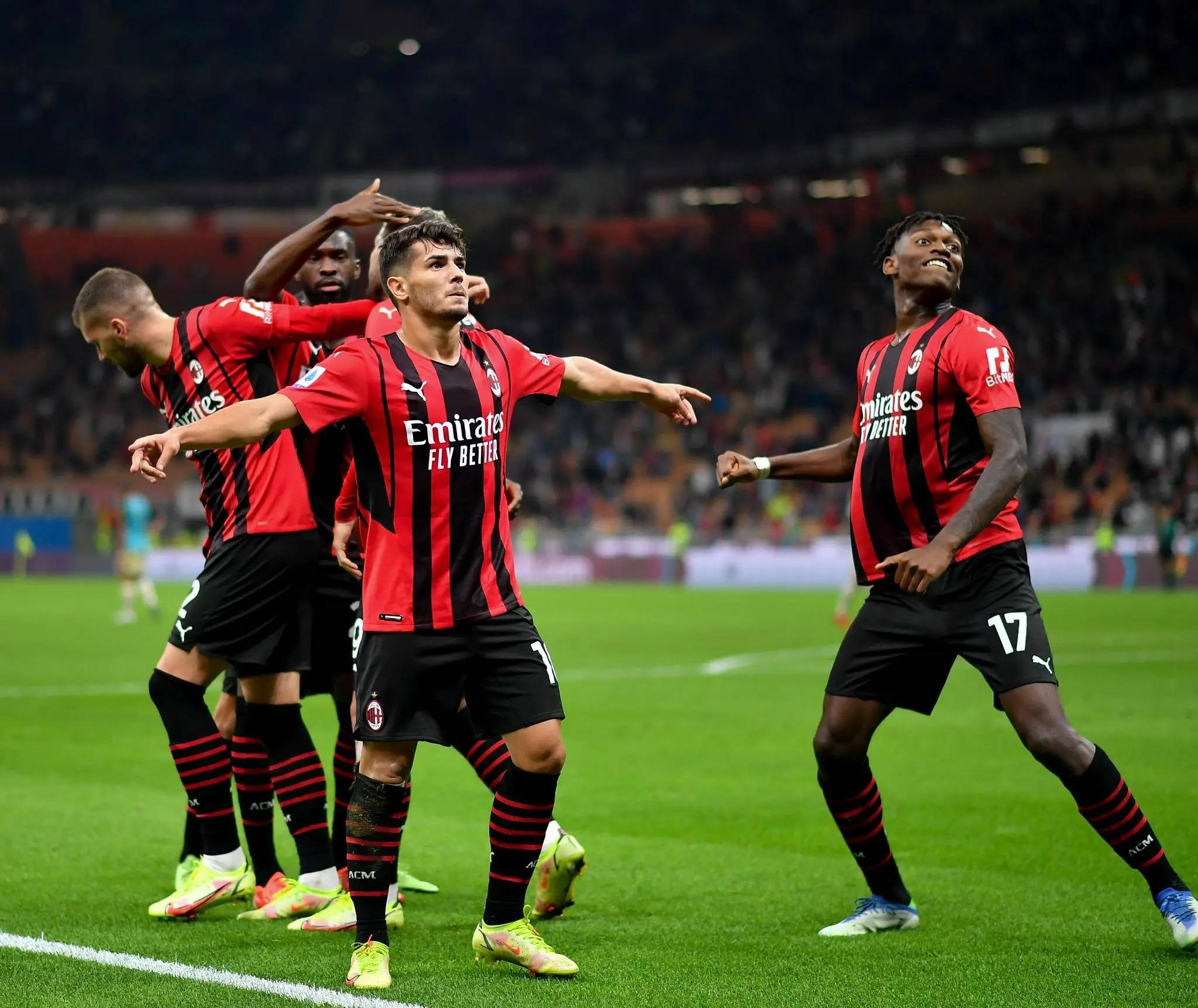 意甲-莱切1-2米兰:巧妇难为无米之炊!囧叔执教的米兰陷入困境|前瞻