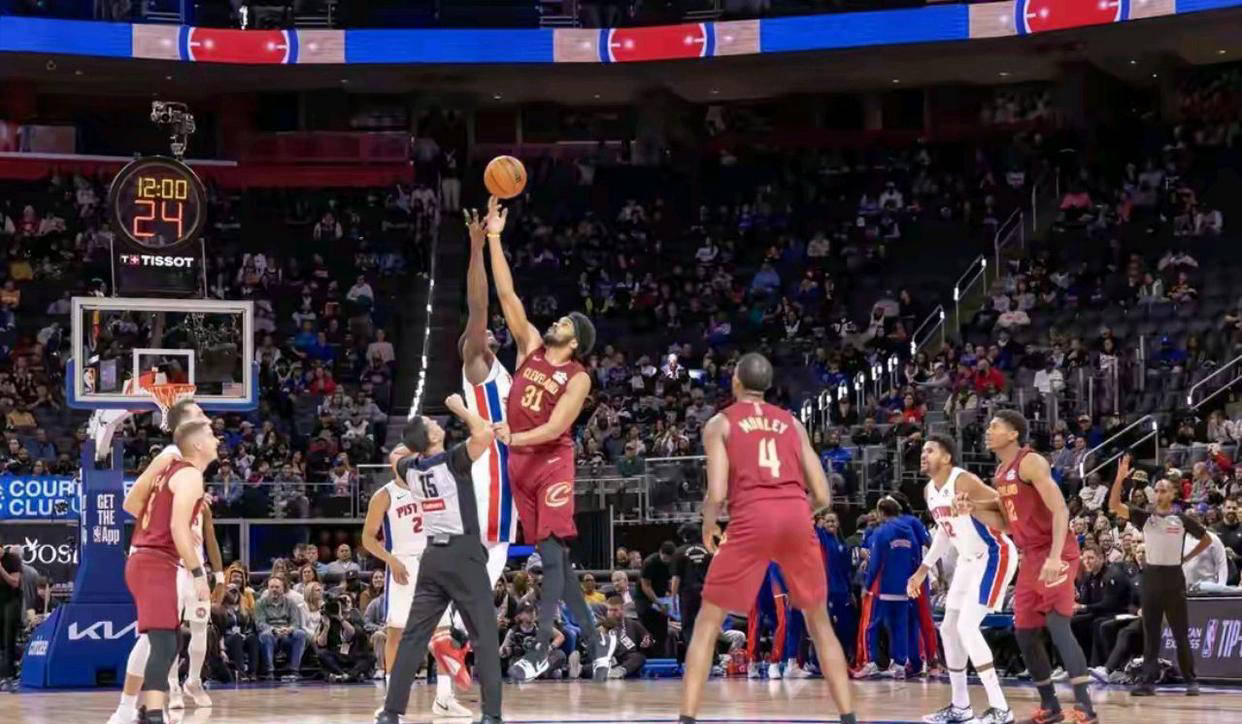 NBA常规赛：克利夫兰骑士116-95轻取底特律活塞，米切尔砍下35分