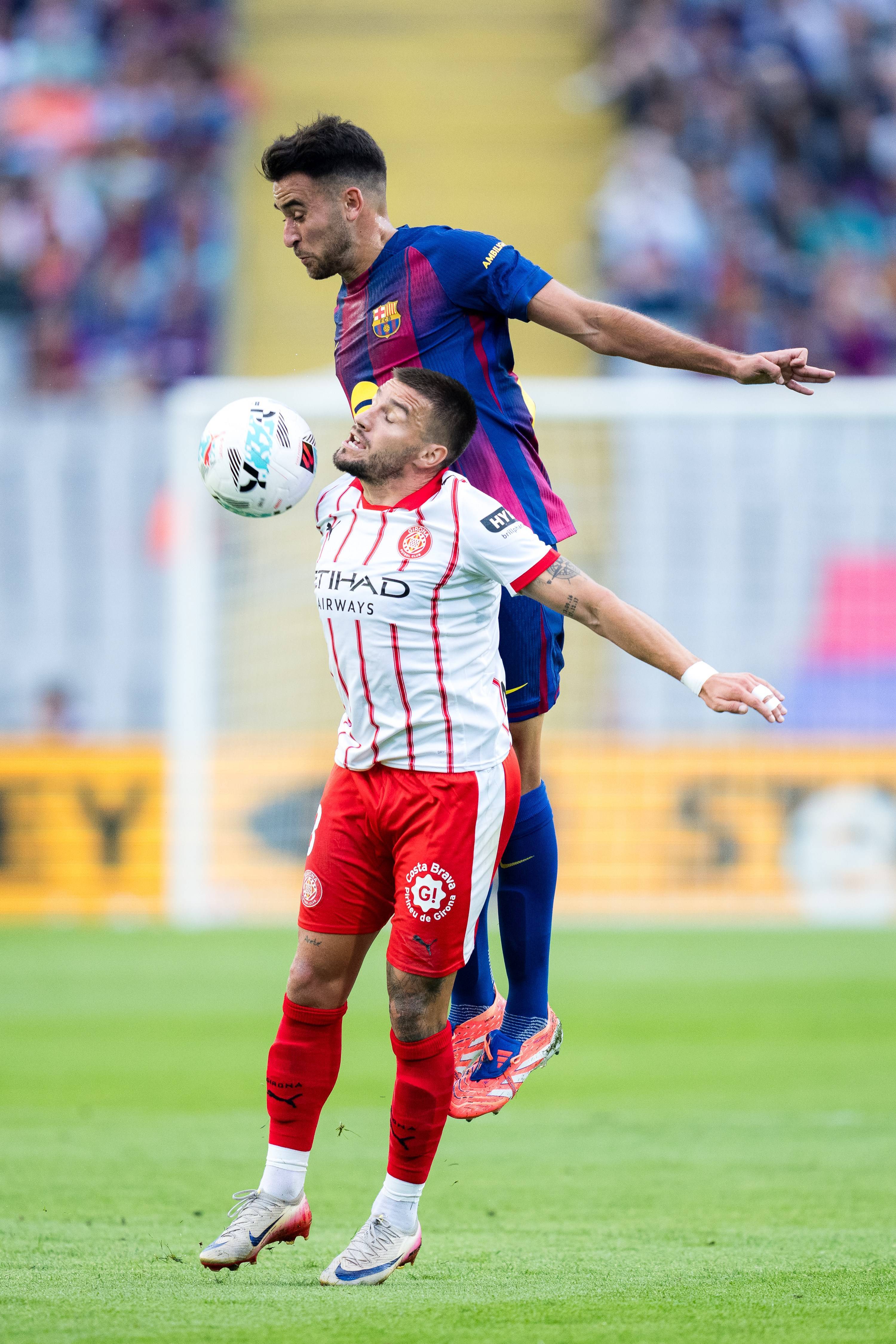 （体育）足球——西甲：巴塞罗那胜赫罗纳