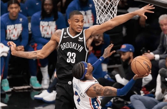 在揭幕战惨败金州勇士后，湖人或考虑拿下篮网32+22怪兽中锋