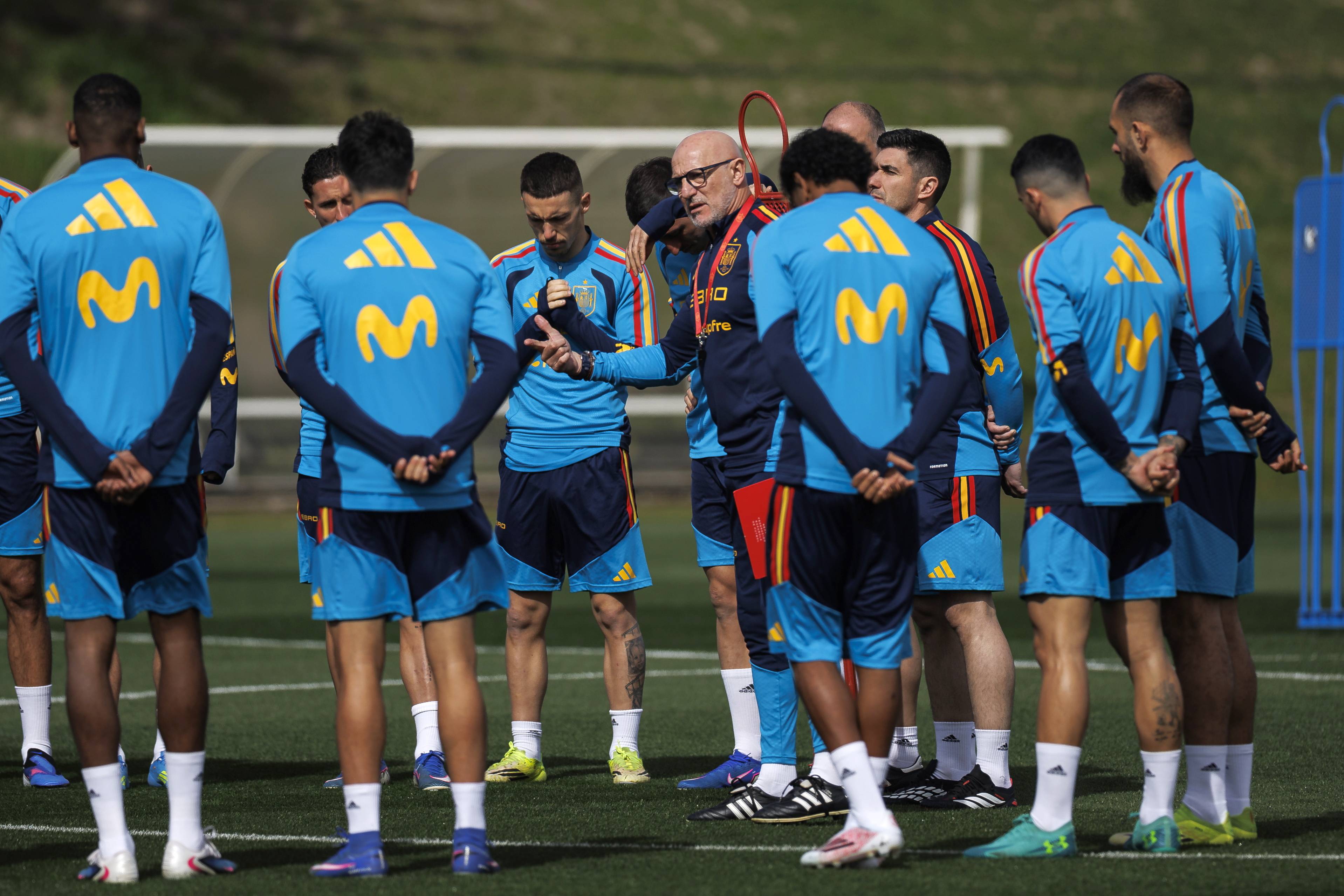 （外代二线）足球——西班牙队备战友谊赛