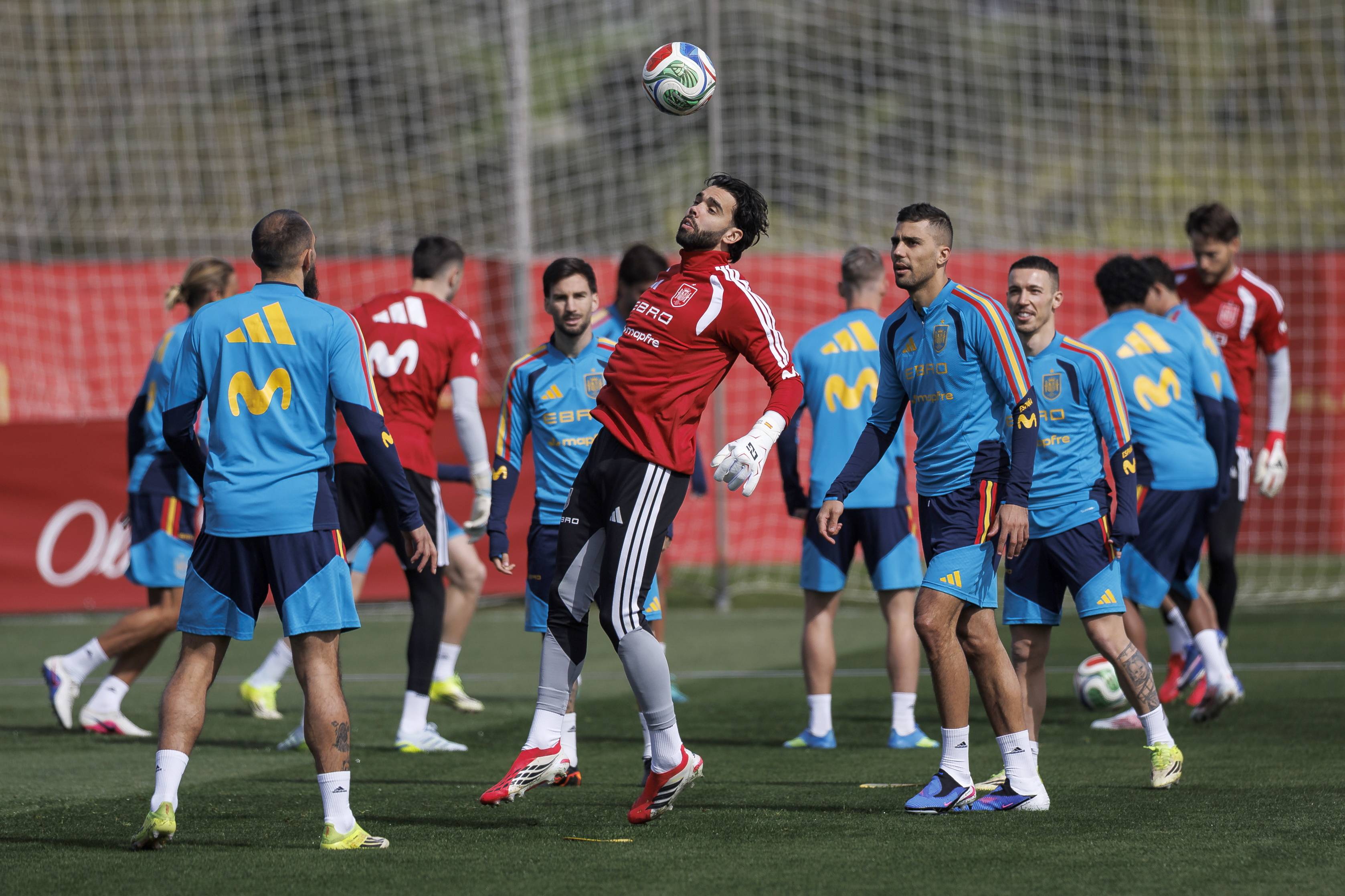 （外代二线）足球——西班牙队备战友谊赛